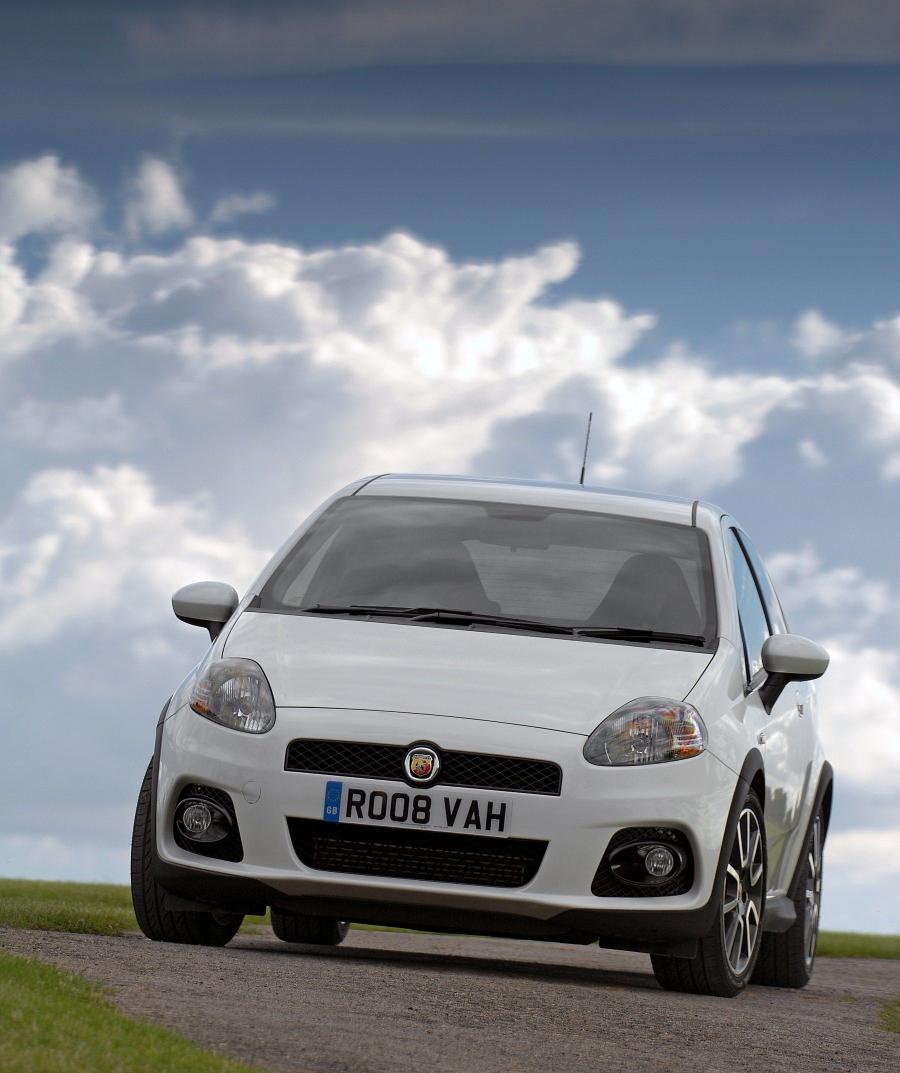  Abarth Grande Punto (199) 2008 года  (UK) (фото 26 из 29)